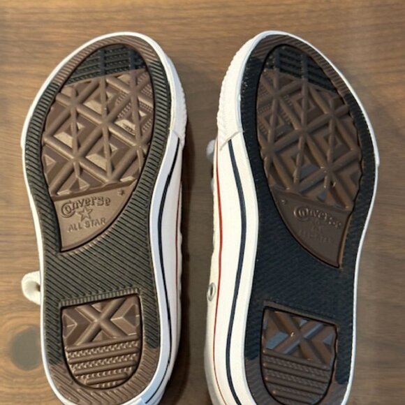 Brand New Little Kids Converse Chuck Taylor All Star Canvas, Size 11 - Picture 6 of 7